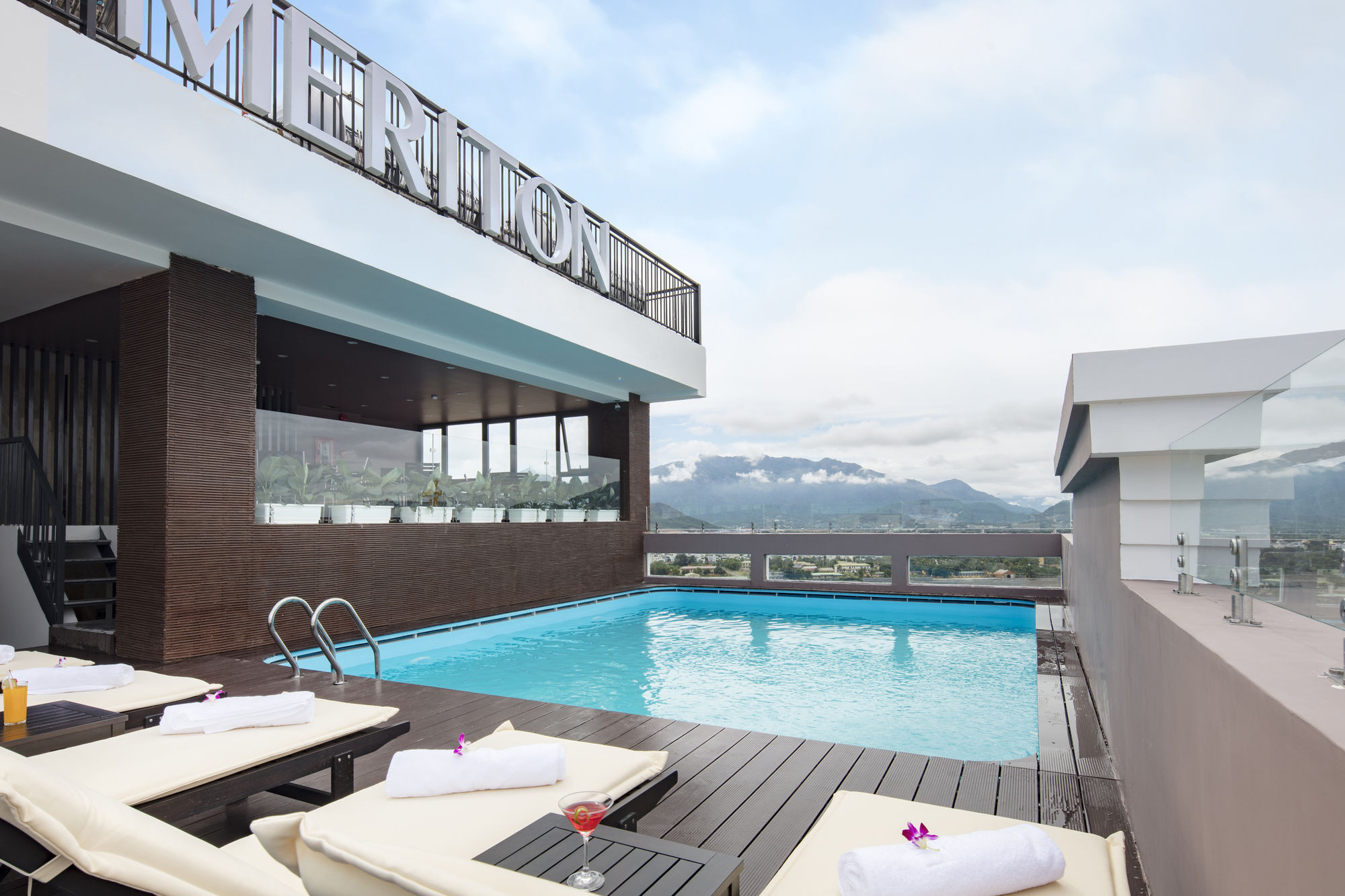 Meriton Hotel Nha Trang Eksteriør billede